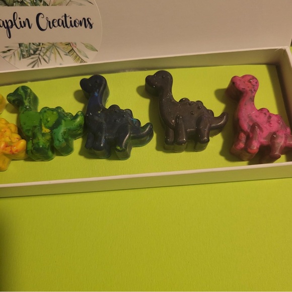 COPY - New Handmade Dinosaur (3 options) Speckled Rainbow Crayons With Gift Box - Picture 2 of 8